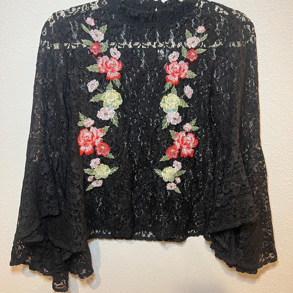 Jealous Tomate Black Lace Top Rosses Ruffle Sleeves Size S - Picture 3 of 9